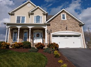 13 Foxcrest Rdg, Staunton, VA 24401