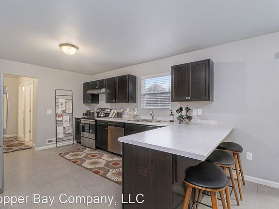 3rd image of 8862 Tiburon Ln