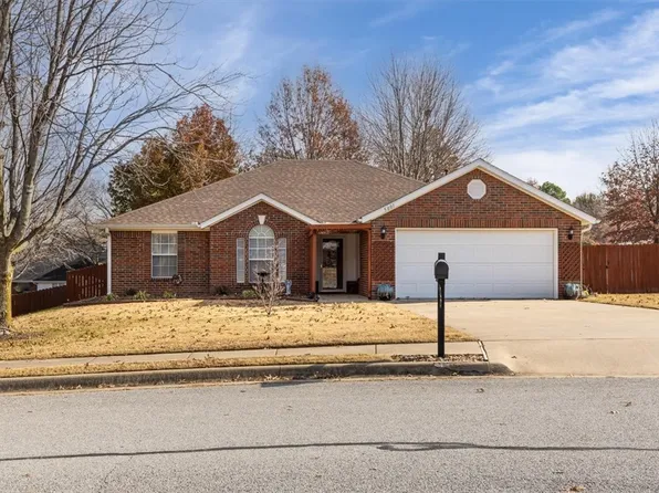 5001 Avondale Ln, Springdale, AR 72762