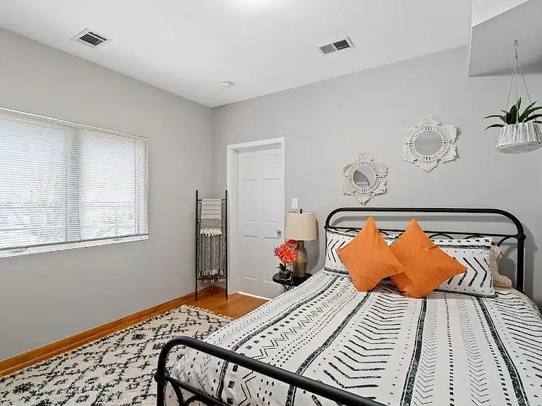 1450 W Webster Ave #2 — Photo 11