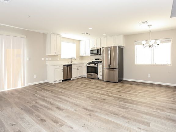 4th image of 3131 Inlet Bay Ave