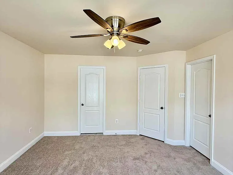 11918 Weybridge Ln — Photo 27
