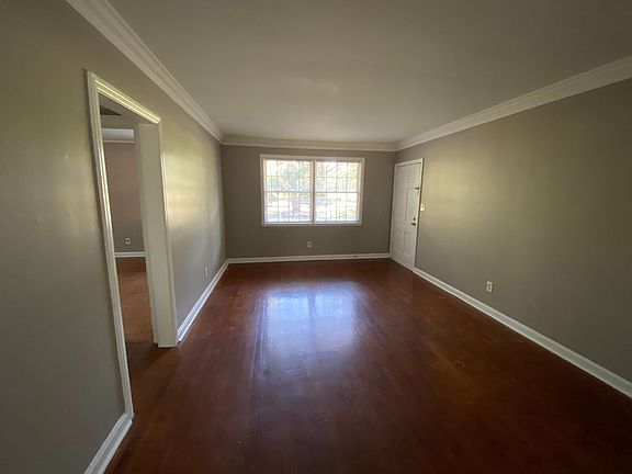 3rd image of 1316 E Victory Dr APT 1