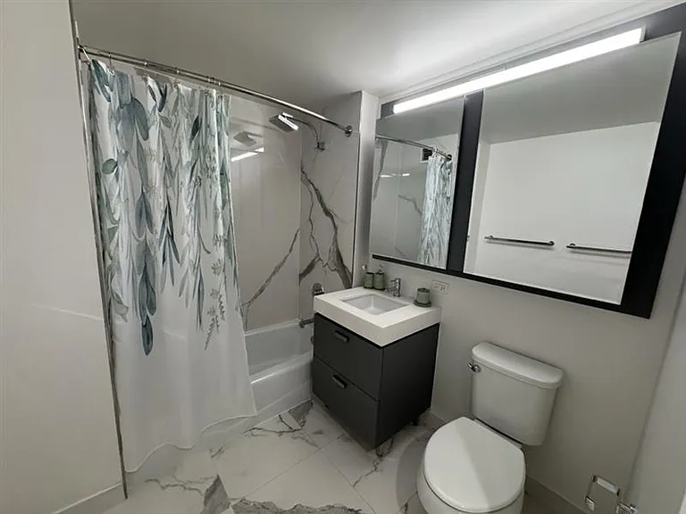 22 E 1st St #302 — Photo 6