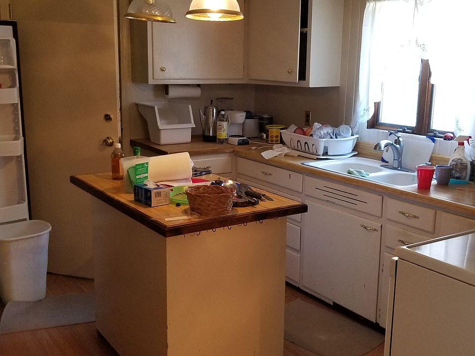 2nd image of 138 Washington St