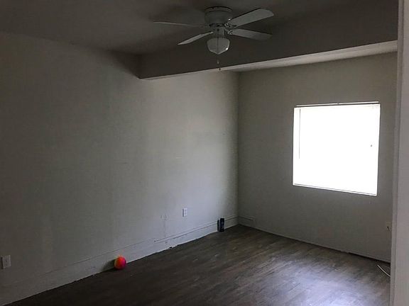 3rd image of 2505 Jeanette Dr