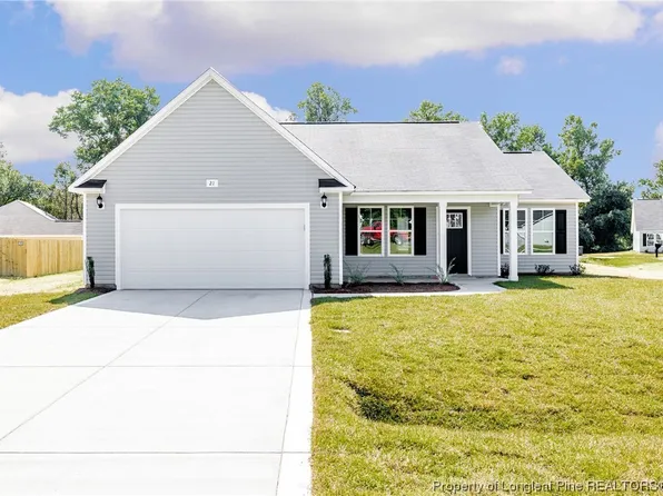 21 Cardinal Dr, Parkton, NC 28371