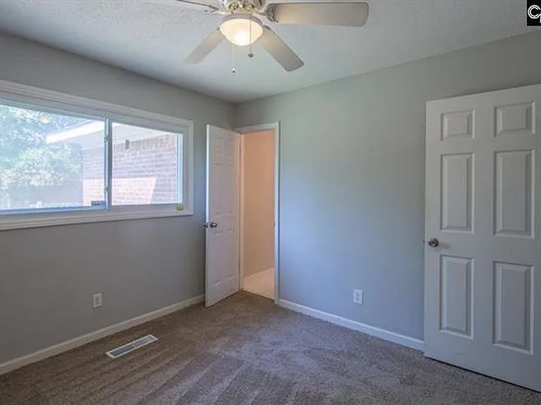 98 Riverview Ct — Photo 17