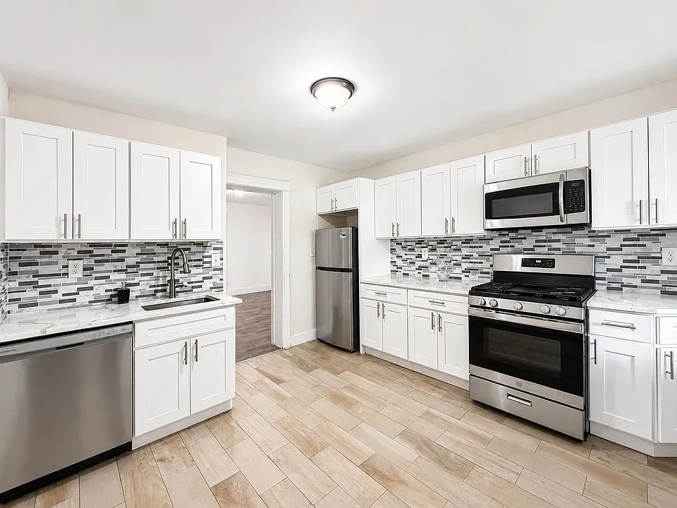 144 Johnston Ave #2