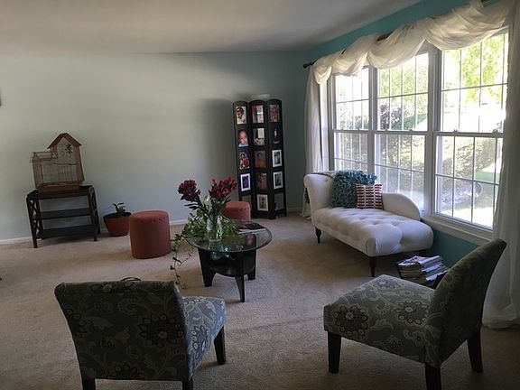 3rd image of 750 W Palm Dr