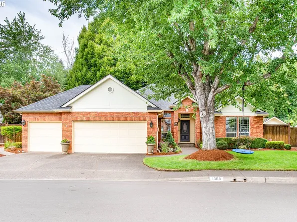 1368 Wimbledon Pl, Springfield, OR 97477