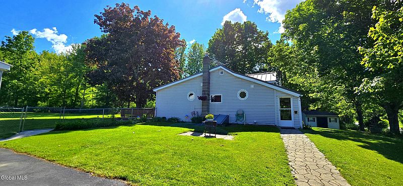 5th image of 706 E Lykers Road