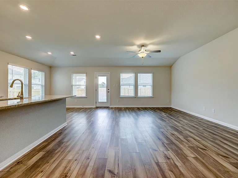 201 Fairmeadow Downs Dr — Photo 5