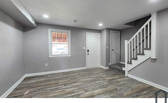 3rd image of 4946 Edgemere Ave