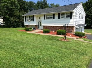 2 Ellyn Ln, Troy, NY 12182