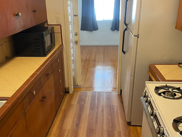 118 E Middlefield Rd #B — Photo 13