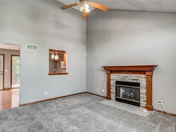 5th image of 5215 NE 63rd St