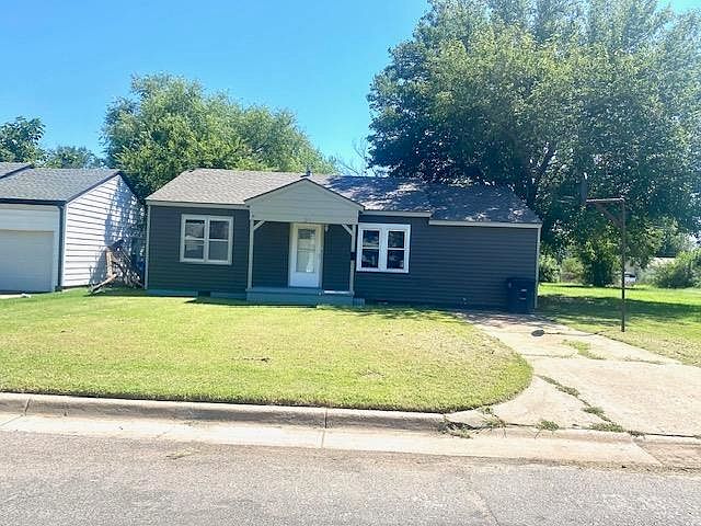 1st image of 2205 E Pine Ave