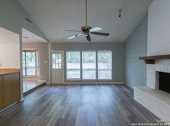 4th image of 8811 Brigadoon St