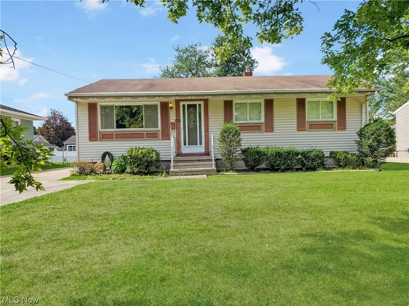 1620 Difford Dr, Niles, OH 44446