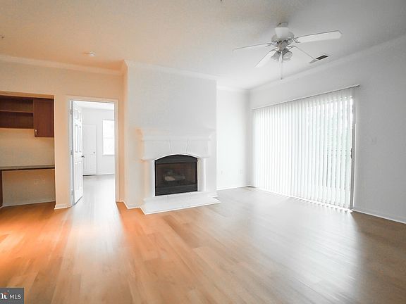 3rd image of 12148 Garden Grove Cir Unit 302