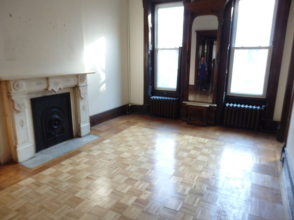 1st image of 341 W 46th St Floor 2