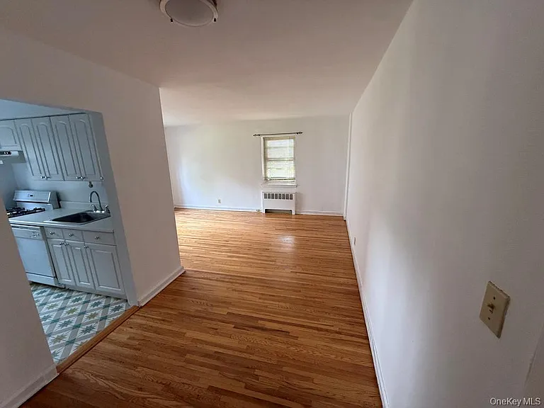 221 Middle Neck Rd #C1 — Photo 4