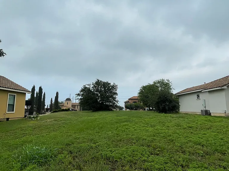 411 Cielo Cir — Photo 72