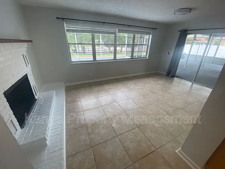 1317 Willow Rd — Photo 10
