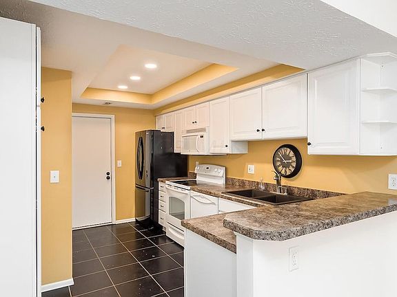 4th image of 340 Villa Oaks Ln
