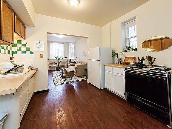 5th image of 2712 W Cortland St #Garden