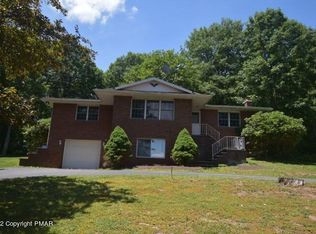 1612 W Mountain Lake Dr, Bear Creek Township, PA 18702