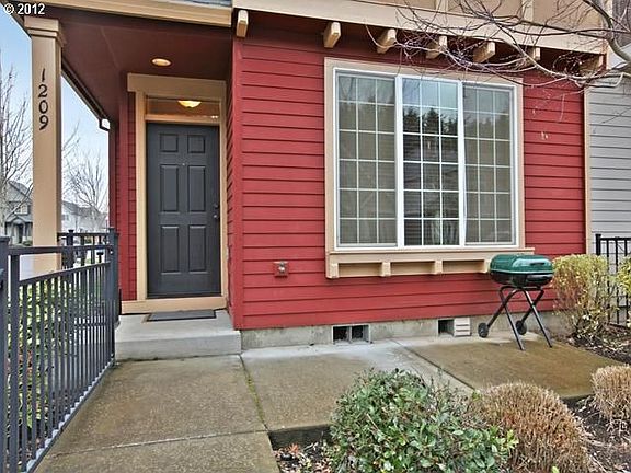 4th image of 1209 SE Roundelay St
