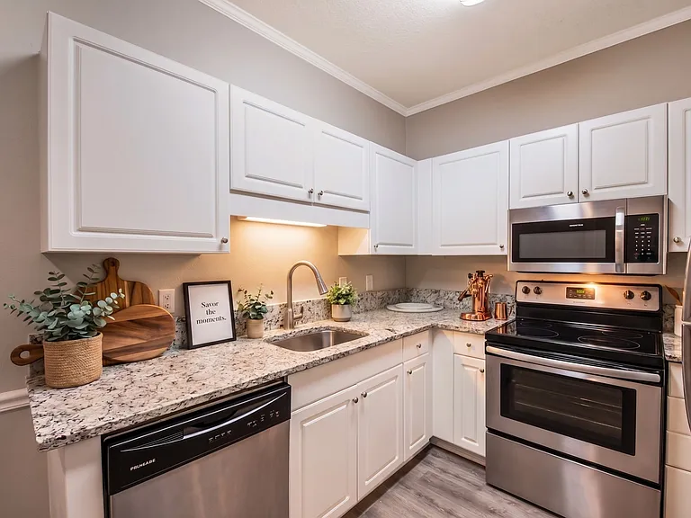 Summerlyn Place — Photo 4