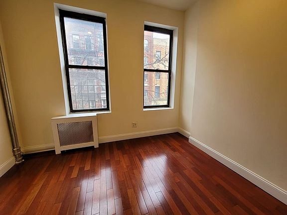 3rd image of 256 E 10th St APT 3C