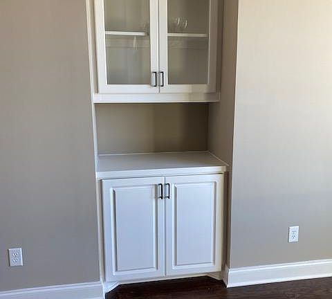 Built-ins in Dining Room
