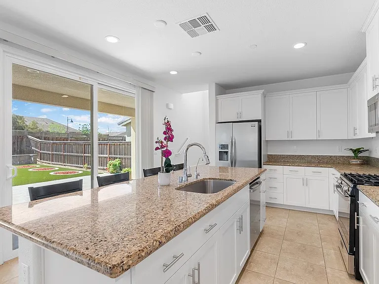 18338 Amador Dr — Photo 6