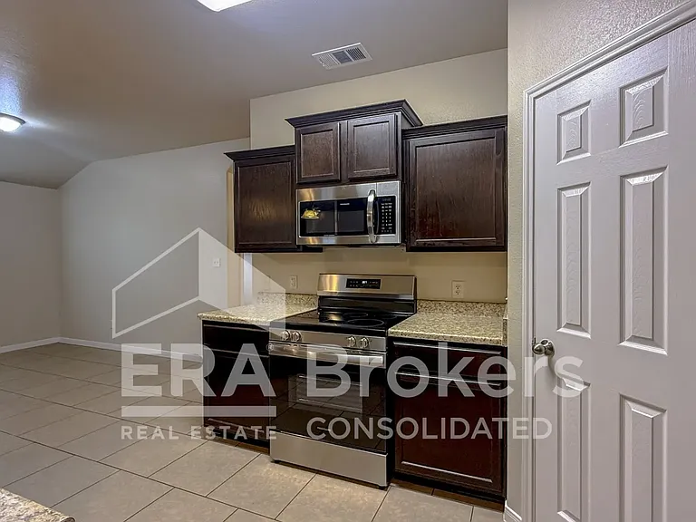 1400 Loyal Ln #A — Photo 8