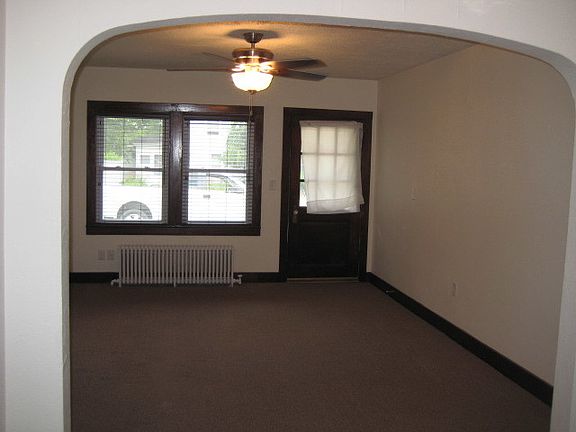 2nd image of 419 N Kankakee St