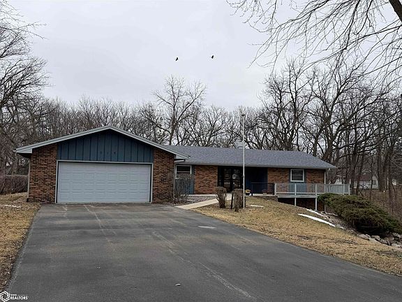 3rd image of 915 11th St SW