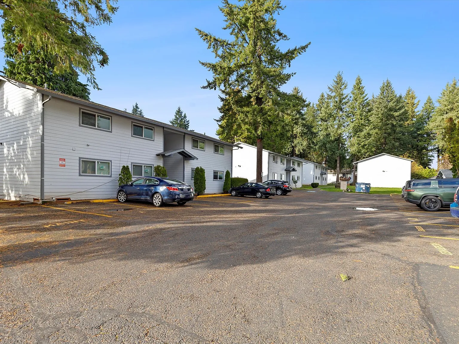 Briar Rose Apartments — Photo 2