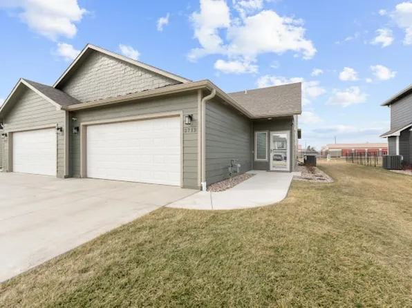 2712 Tim Rogers Ln, Salina, KS 67401