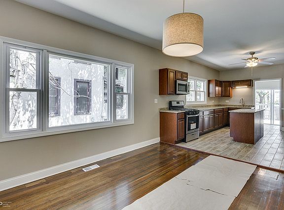 5th image of 12811 Honore St