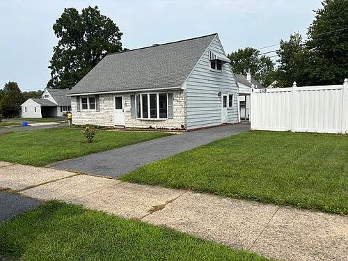 2030 Eastman Ave Photo 1