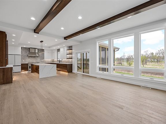 5th image of 219 Meadows Field Dr NE