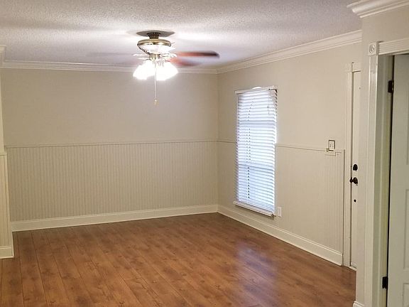 3rd image of 104 Great Plains Dr