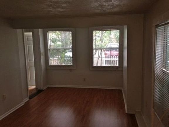 4th image of 662 12th Ave S