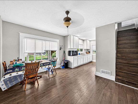 4th image of 1303 Sorin St