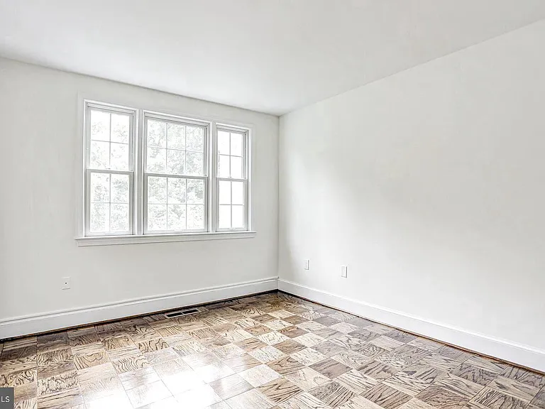 3251 Sutton Pl NW #B — Photo 26