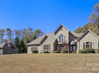 153 Burge Mountain Rd, Hendersonville, NC 28792